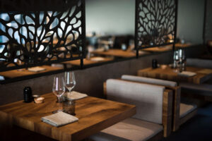 Rumsavdelare i metall med stag Laserskuren metall WidalDesign