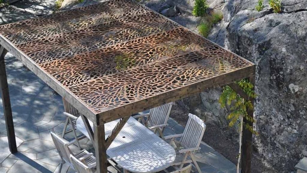 Pergolatak laserskuren metall Blad WidalDesign